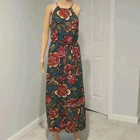 Loft maxi dress  - Picture 3 of 8
